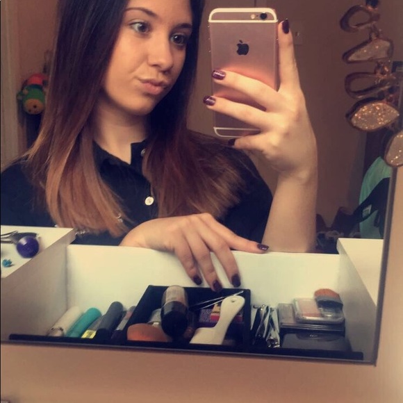 Profile Picture of Alyssa Dungee (@alyssadungee) on Poshmark