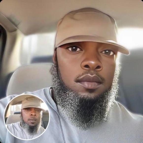 Profile Picture of Tommy Saunders (@tommysaunder928) on Poshmark