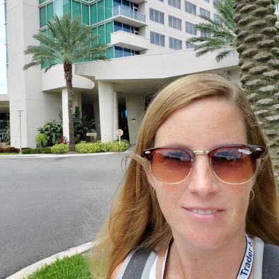 Profile Picture of Stephanie Thompson (@StephT_15) on Twitter