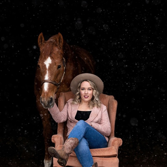 Profile Picture of Justine Bihary (@jbihary) on Poshmark