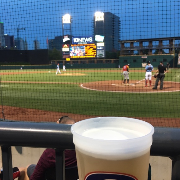 Profile Picture of Jon Clune (@jkcloon) on Poshmark