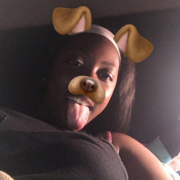 Profile Picture of Leah Stanley (@leahstanley1) on Poshmark