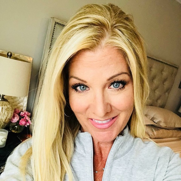 Profile Picture of Heidi Sirocky (@heidisir) on Poshmark