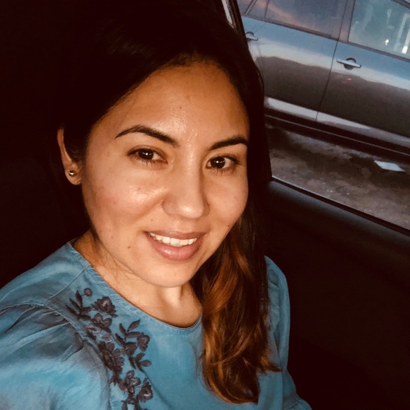 Profile Picture of Minerva Cano (@minervacano) on Poshmark