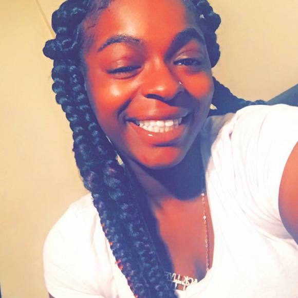 Profile Picture of Shawntel Mccullough (@shawntelmccullo) on Poshmark