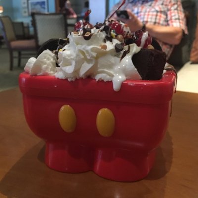 Profile Picture of Claire Boyd (@ClaireLBoyd) on Twitter