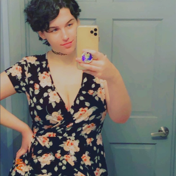 Profile Picture of Brittany Ekes (@brittanyekes) on Poshmark