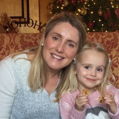 Profile Picture of Lisa Fitzsimons (@LFitzsu) on Twitter