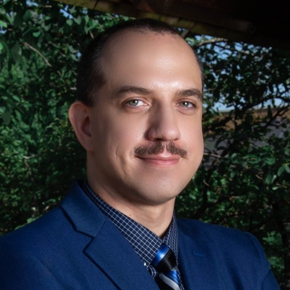 Profile Picture of Michael Humphries (@welshone) on Poshmark