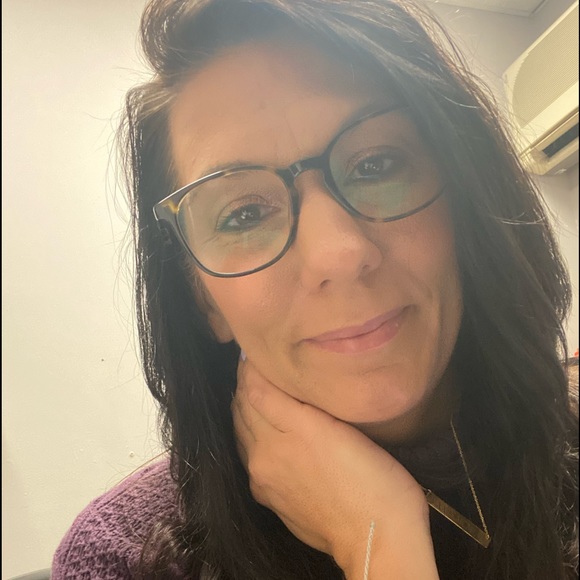 Profile Picture of Melissa Bellefeuille (@mjbelle1977) on Poshmark