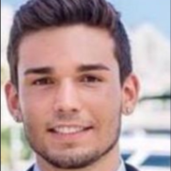 Profile Picture of Brandon Bouchett (@brandonbouchett) on Poshmark