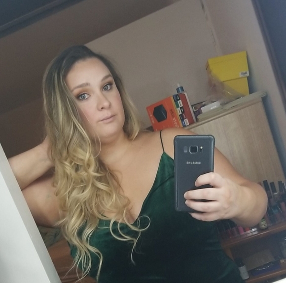 Profile Picture of Christina Wright (@christinaw0987) on Poshmark