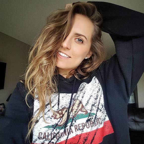 Profile Picture of Megan Magee (@meganmagee823) on Poshmark