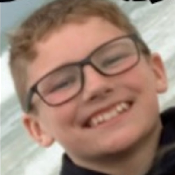 Profile Picture of Caleb Renyer (@sam11s) on Poshmark