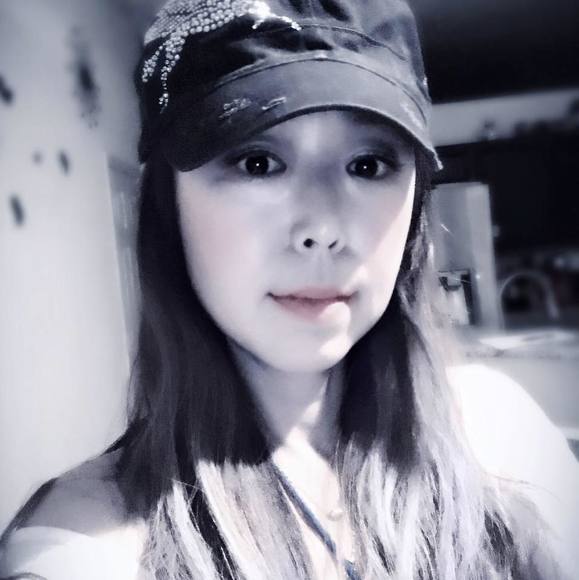 Profile Picture of Sae hyoun Suh (@kira_2020) on Poshmark