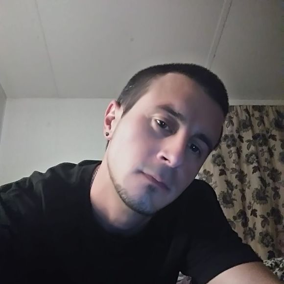 Profile Picture of Johnny Savino (@johnnysavino) on Poshmark