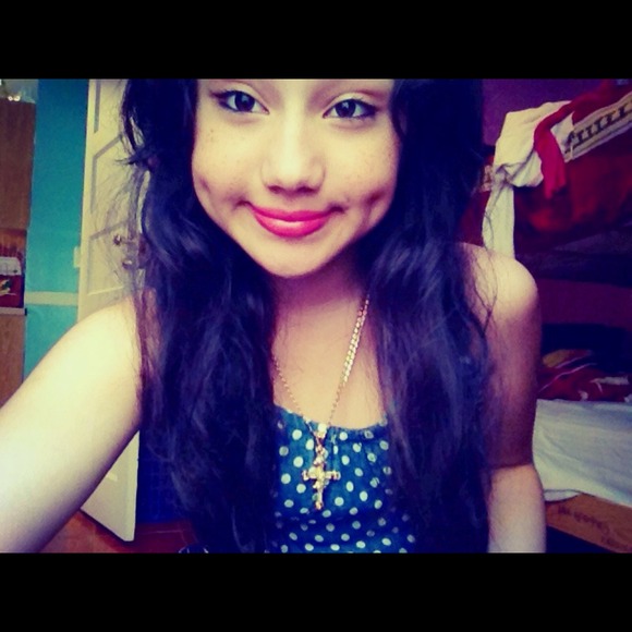 Gabriella Rueda - Poshmark Profile Picture of Gabriella Rueda (@gabbyyxxo) on Poshmark