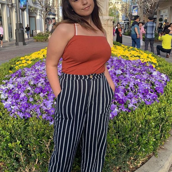 Profile Picture of Alejandra Preciado (@alelovessyou) on Poshmark