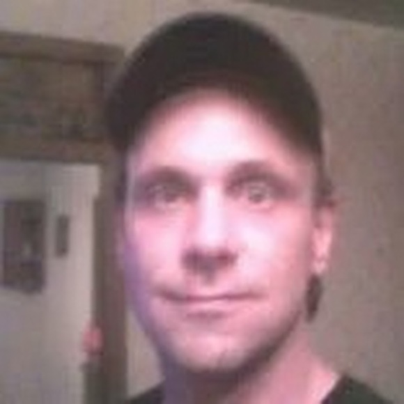 Profile Picture of Michael Brennan (@mickeypenn00) on Poshmark