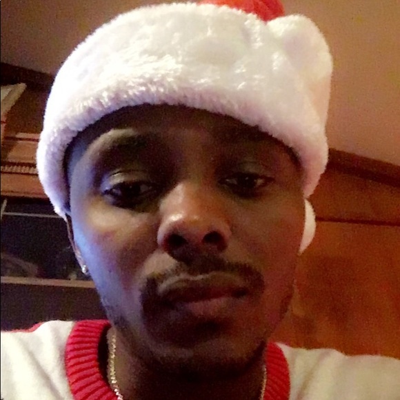 Profile Picture of Aaron Jeffrey (@aaronjeffrey) on Poshmark