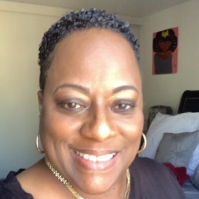 Profile Picture of Mary Hyche (@onefoxyecook) on Twitter