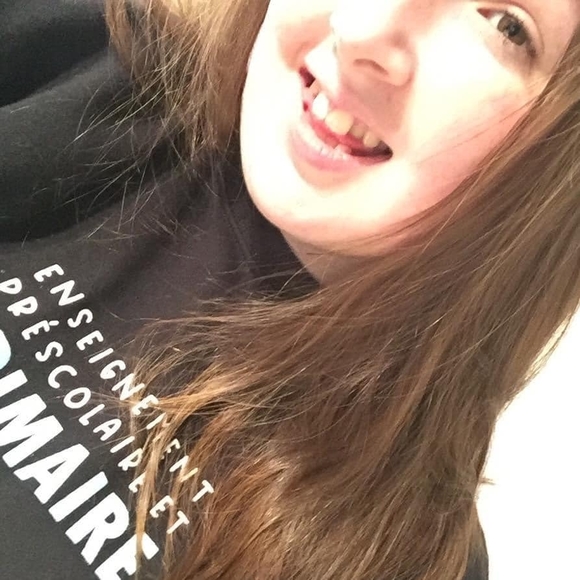 Profile Picture of Alison cummings Desjardins (@alison20009) on Poshmark