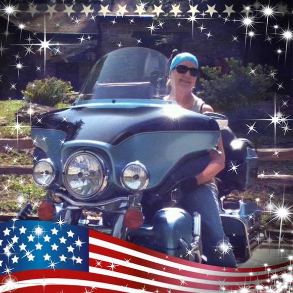 Profile Picture of Sharon Vaeth (@sjvaeth) on Poshmark