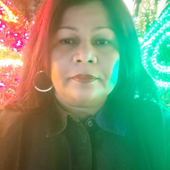 Profile Picture of Savitrie Boodhan (@savitrieboodhan) on Poshmark