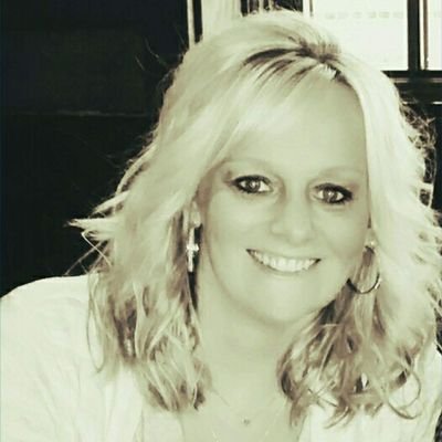 Profile Picture of Michelle Hurley Babb (@MichelleA0521) on Twitter