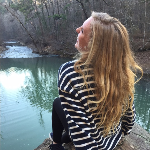 Profile Picture of Brooke Wright (@brookelauren00) on Poshmark