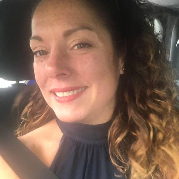 Profile Picture of Andrea Leclair (@anarcisi) on Poshmark