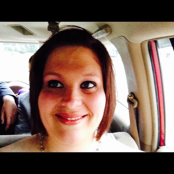 Profile Picture of Anne Bensman (@ambensman) on Poshmark