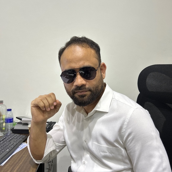 Profile Picture of Sayed tasawar Ali (@tasawar201082) on Poshmark