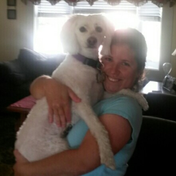 Profile Picture of Amy Berneski (@amyberns79) on Poshmark