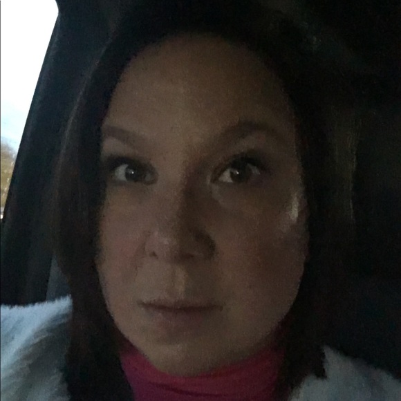 Profile Picture of Patricia Arsenault (@tracco) on Poshmark