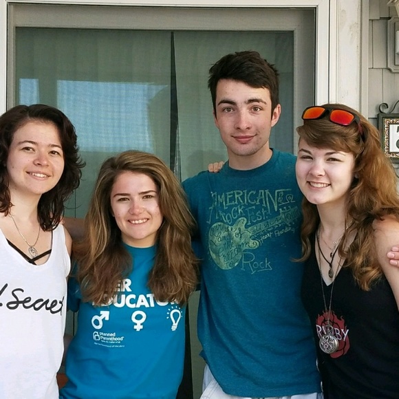 Profile Picture of Abby Hunker (@texangel) on Poshmark