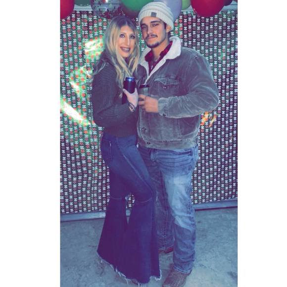 Profile Picture of Alaynee Buras (@alayneethib) on Poshmark