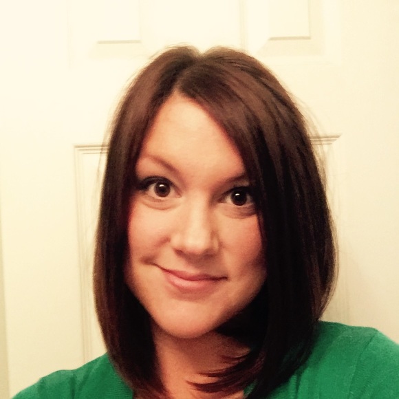 Profile Picture of Kelly Mcfarland (@mcfarkel) on Poshmark