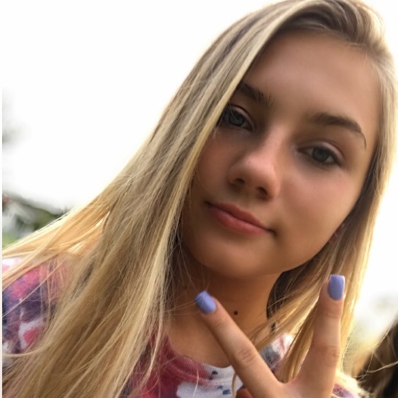 Profile Picture of Jaedyn Kochanowski (@jmkjaedyn) on Poshmark
