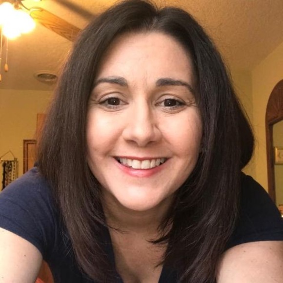 Profile Picture of Frances Sletten (@frannielane11) on Poshmark