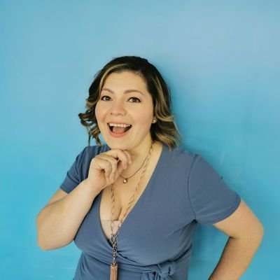 Profile Picture of AMANDA YÁÑEZ (@Mandy__Botones) on Twitter