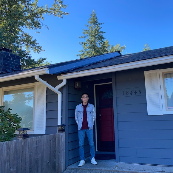 Profile Picture of Duc Chau (@ducgiachau) on Poshmark