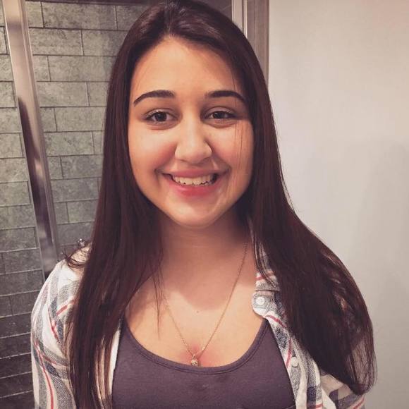 Profile Picture of Grace Zarrillo (@grace_zarrillo) on Poshmark