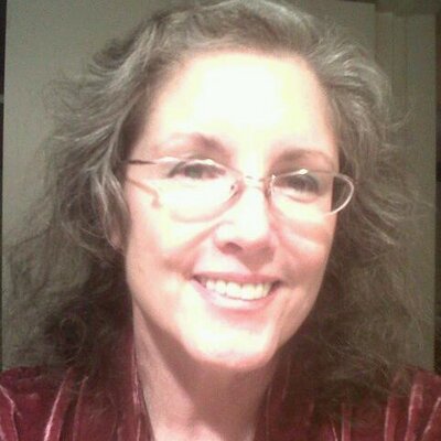 Profile Picture of Lynne Heller Smith (@Hellersmith) on Twitter