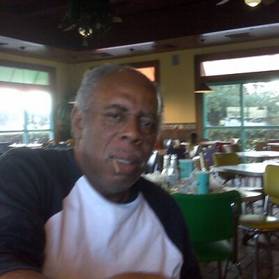 Profile Picture of Edward Scott TX (@@busdrivered) on Twitter