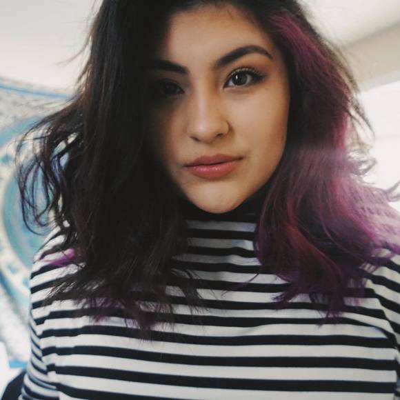Profile Picture of Sabrina Sharman (@wanderlust23) on Poshmark
