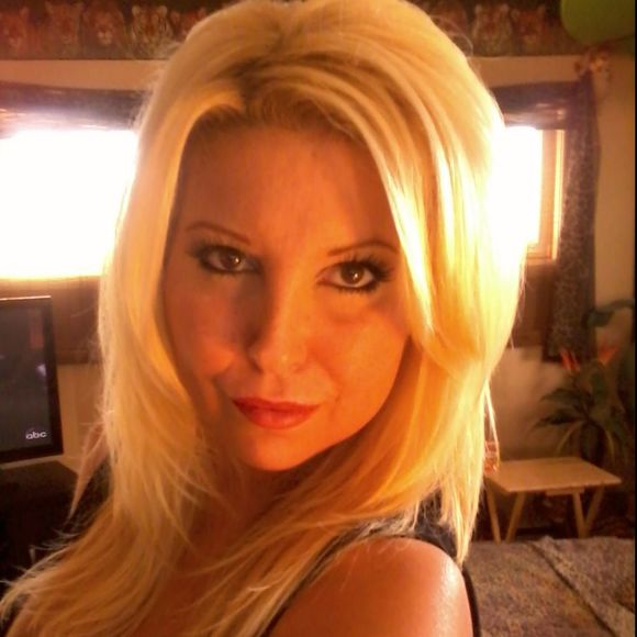 Profile Picture of Michelle Pursell (@ledzeppelingirl) on Poshmark