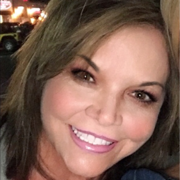 Profile Picture of Deborah Stokes (@dstokes74136) on Poshmark