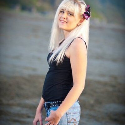 Profile Picture of Nicole Bice (@rihannaforeveri) on Twitter