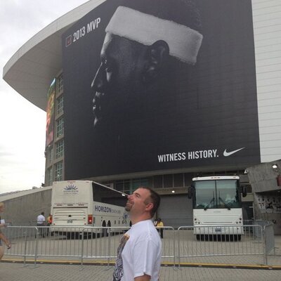 Profile Picture of Scott Larsen (@slarsen829) on Twitter